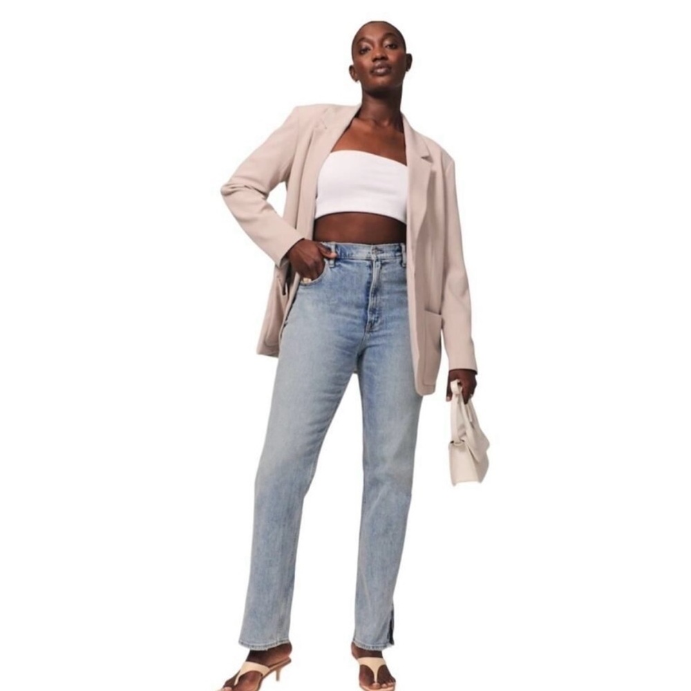Abercrombie & Fitch | Curve Love | Ultra High-Rise 90s Straight Jean | Size 32L